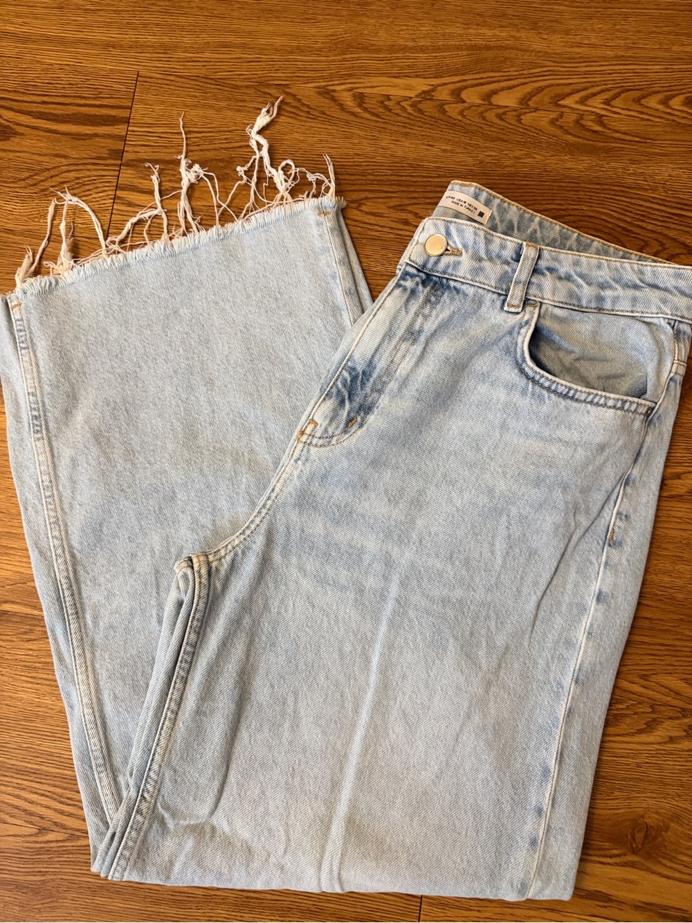 Zara Light Blue Wide-Leg Frayed Hem Jeans